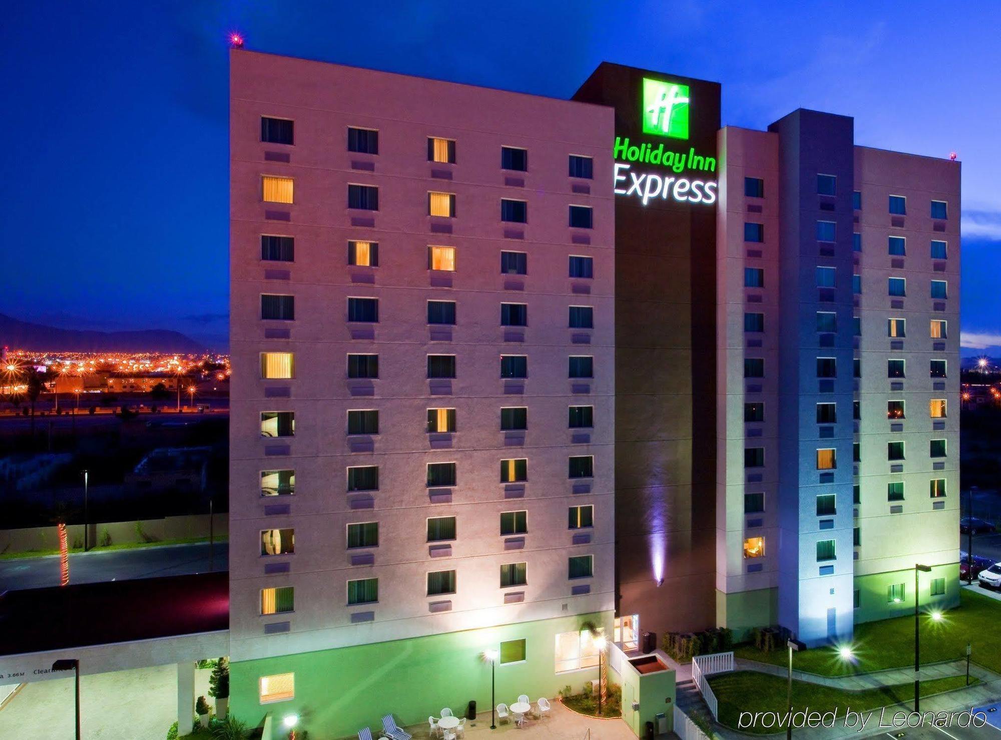 Holiday Inn Express Saltillo Zona Aeropuerto By Ihg Exterior photo